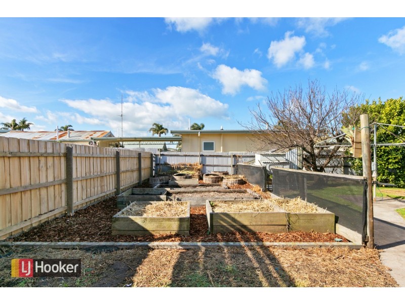 26 Carpenter Street, Lakes Entrance VIC 3909