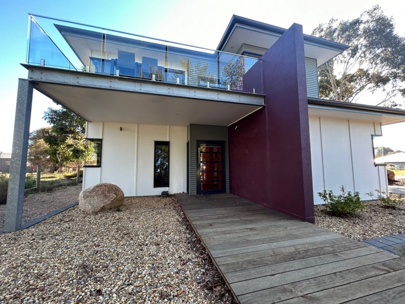 3 Murray Graham Place, Metung VIC 3904