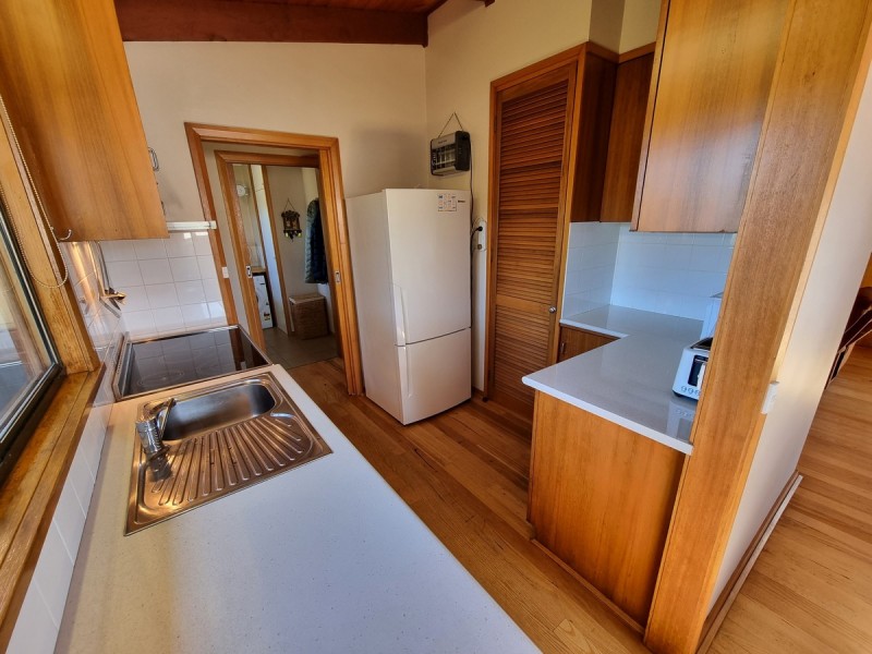 6 Tanjil Grove, Lakes Entrance VIC 3909