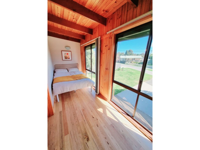 6 Tanjil Grove, Lakes Entrance VIC 3909