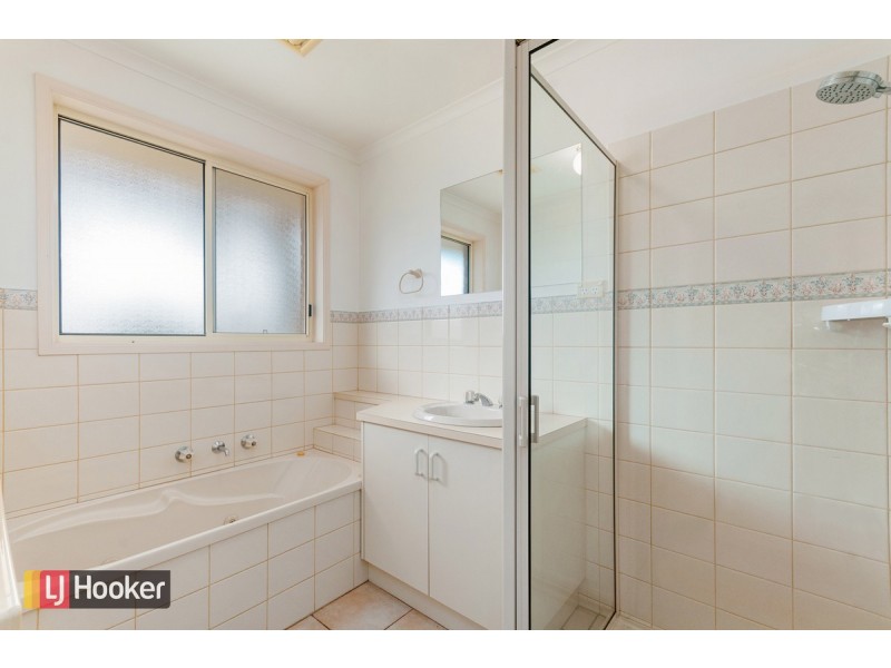 1 Morkham Court, Lakes Entrance VIC 3909