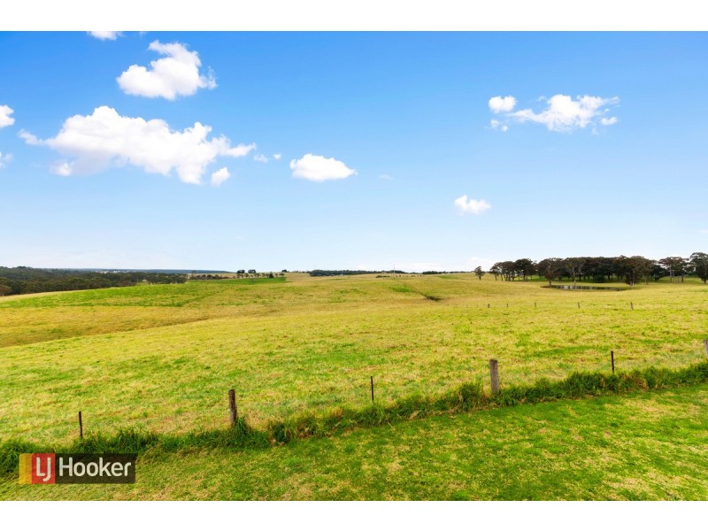 32 Mill Point Road, Lake Tyers Beach VIC 3909