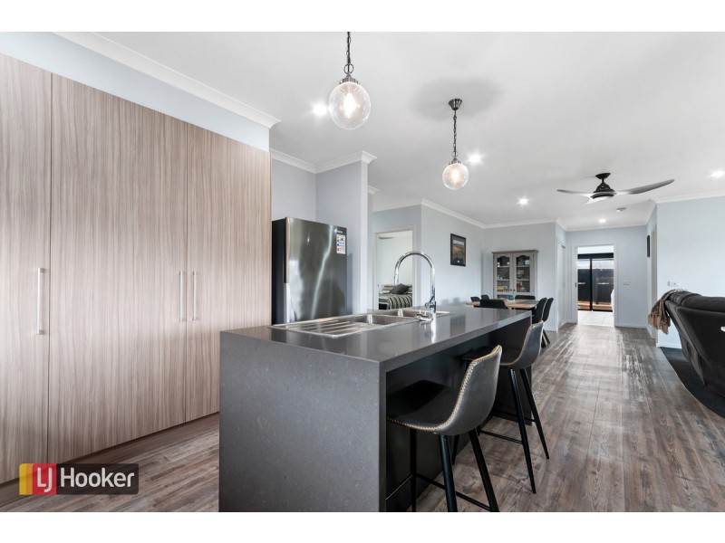 85 Albatross Road, Kalimna VIC 3909