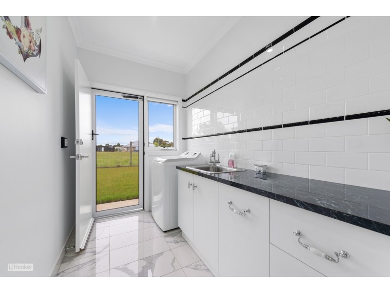 154 Kings Cove Boulevard, Metung VIC 3904