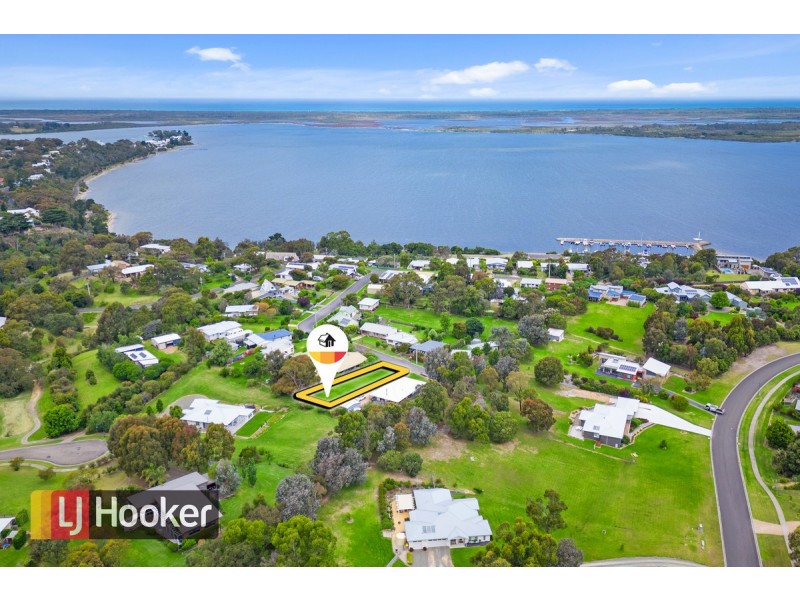 24 Hugh Street, Metung VIC 3904