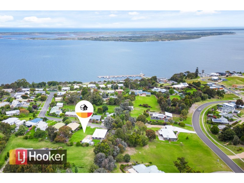 24 Hugh Street, Metung VIC 3904