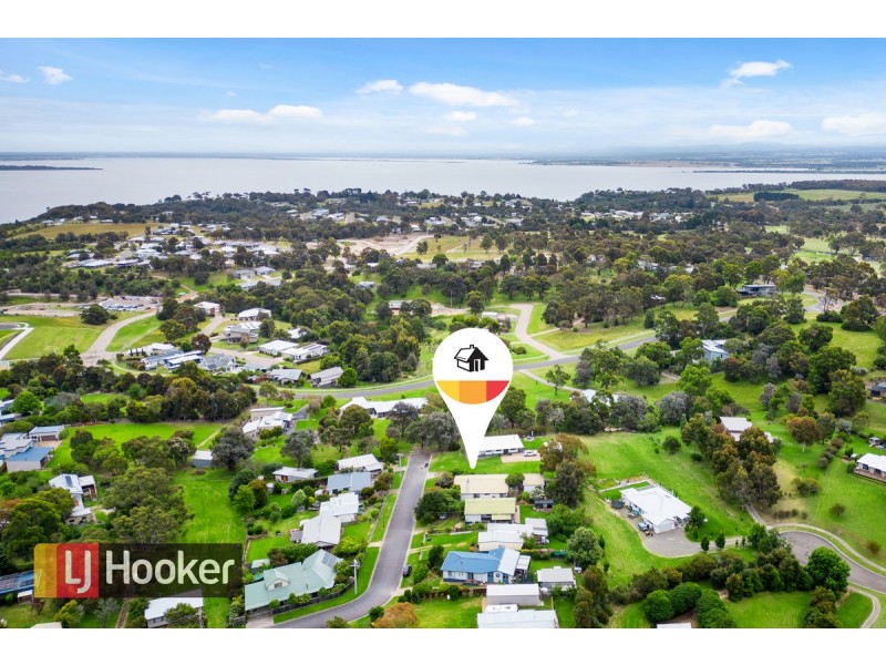 24 Hugh Street, Metung VIC 3904