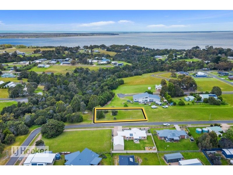 8 Jeremy Avenue, Metung VIC 3904