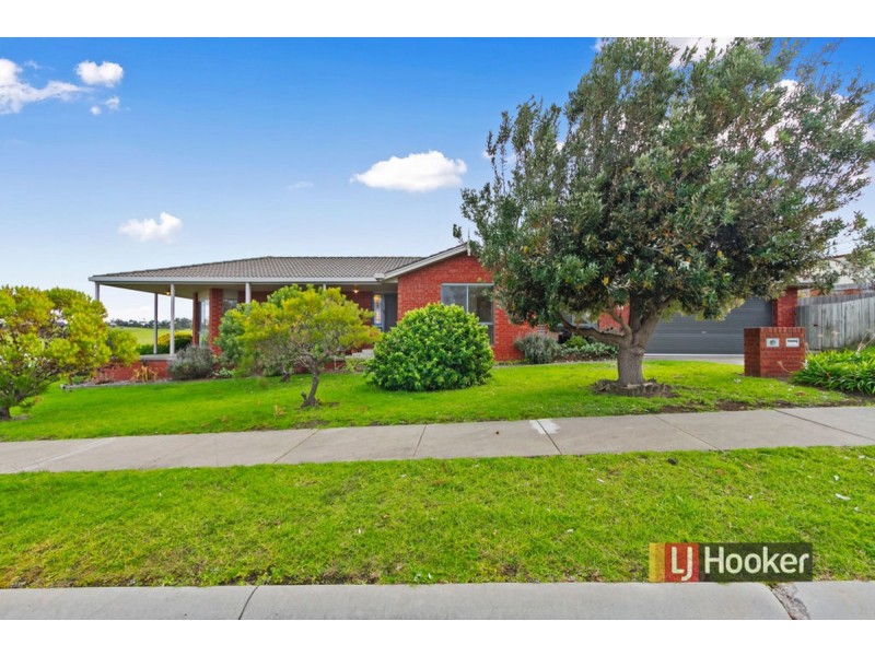 64 Stirling Drive, Lakes Entrance VIC 3909