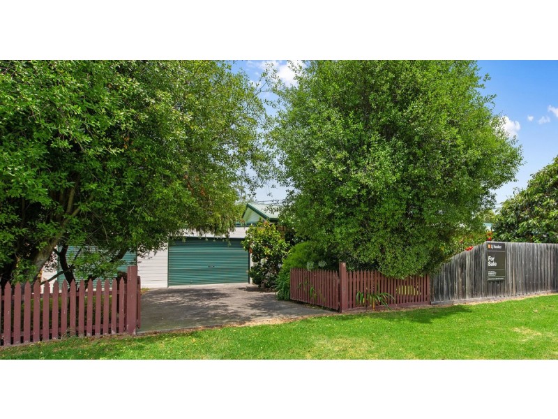 9 Tanjil Grove, Lakes Entrance VIC 3909