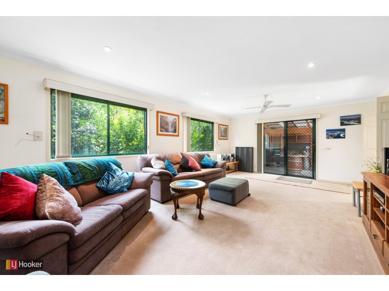 9 Tanjil Grove, Lakes Entrance VIC 3909