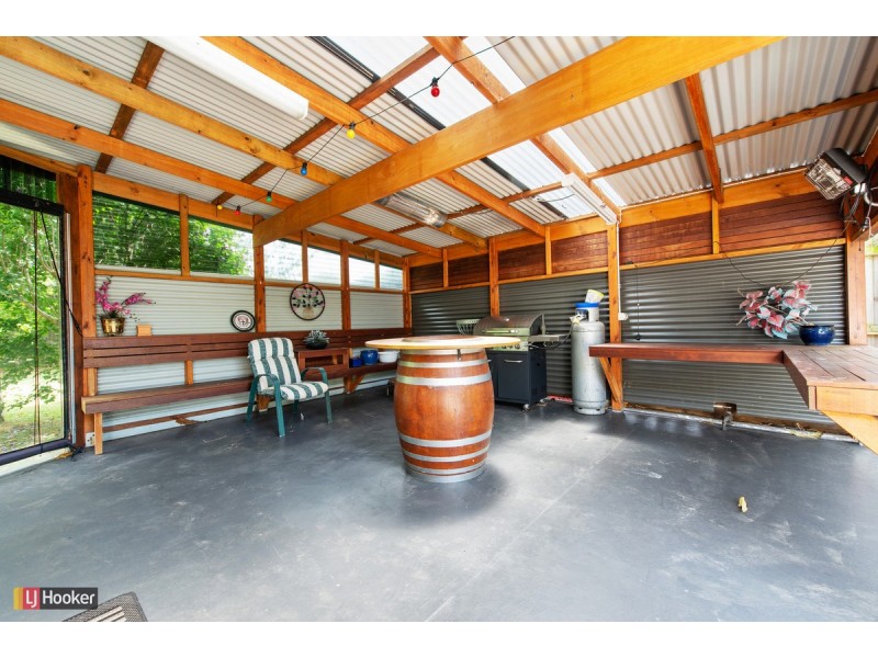 9 Tanjil Grove, Lakes Entrance VIC 3909