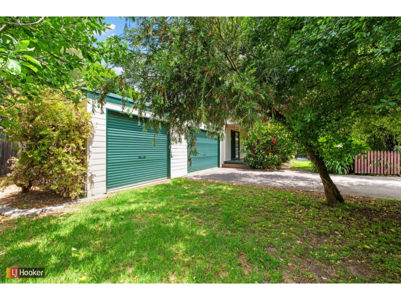 9 Tanjil Grove, Lakes Entrance VIC 3909