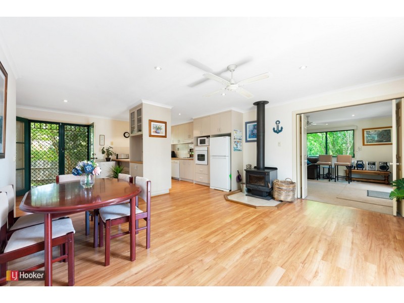 9 Tanjil Grove, Lakes Entrance VIC 3909