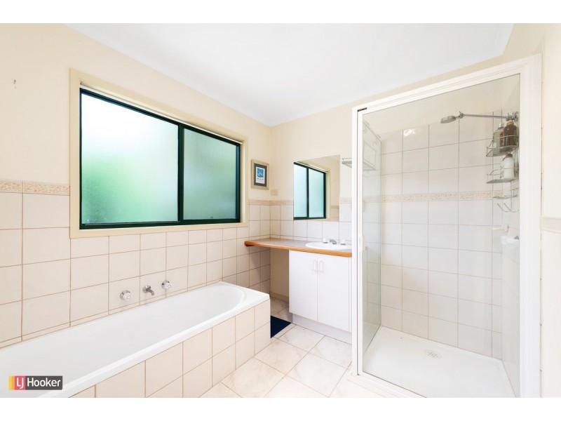 9 Tanjil Grove, Lakes Entrance VIC 3909