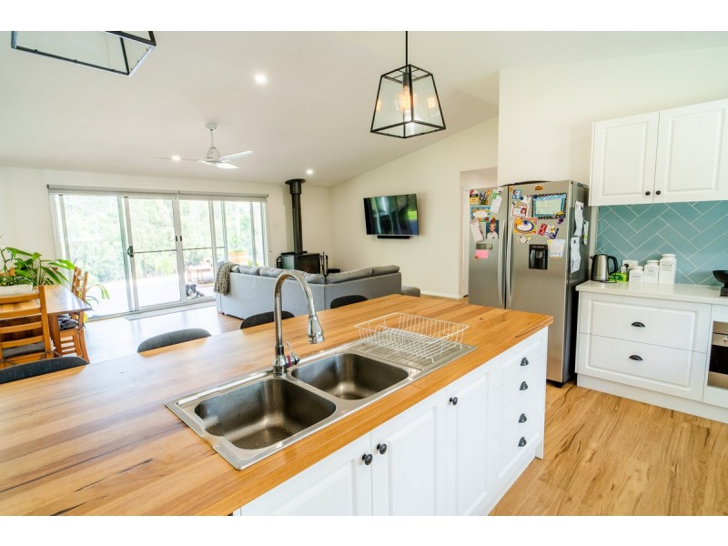 190 Baades Road, Lakes Entrance VIC 3909