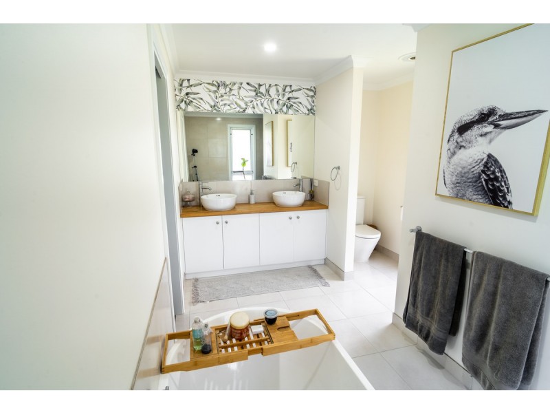 190 Baades Road, Lakes Entrance VIC 3909