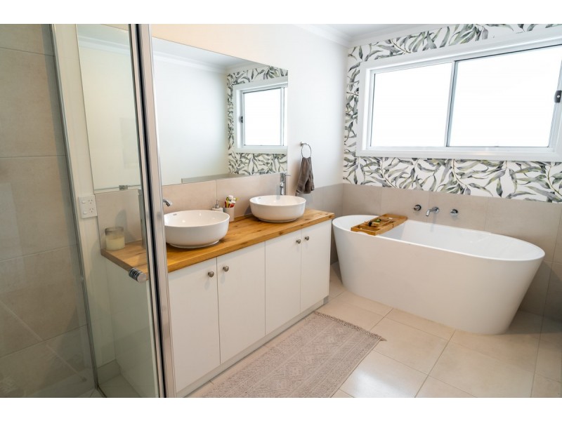 190 Baades Road, Lakes Entrance VIC 3909