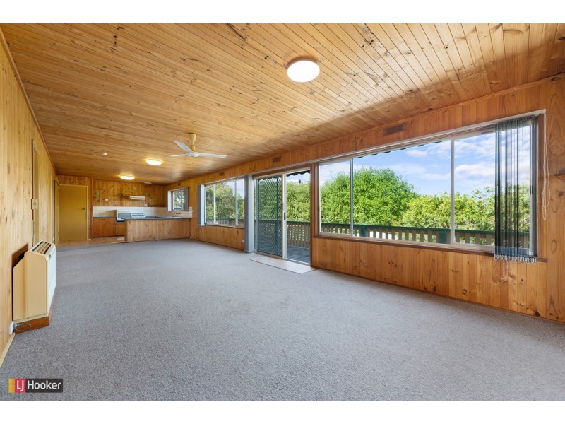 4 Point Road, Kalimna VIC 3909