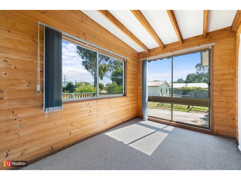 4 Point Road, Kalimna VIC 3909