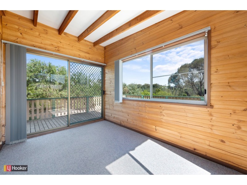 4 Point Road, Kalimna VIC 3909