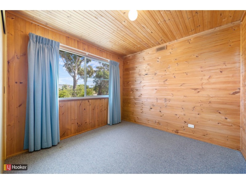 4 Point Road, Kalimna VIC 3909