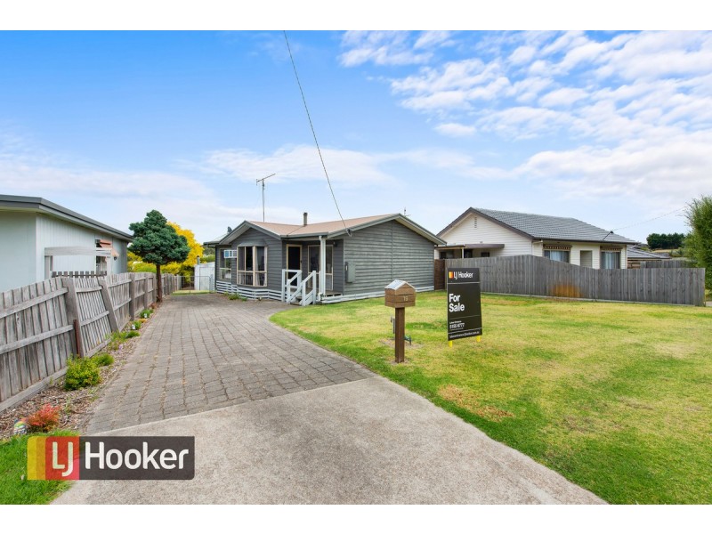 19 Hazel Road, Kalimna VIC 3909