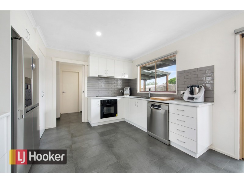 19 Hazel Road, Kalimna VIC 3909