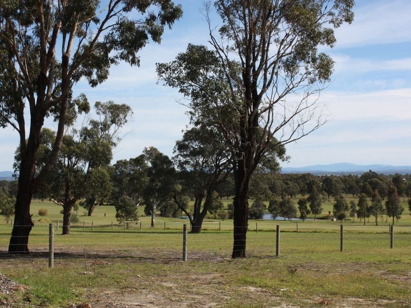 76 Kingscove Blvd, Metung VIC 3904