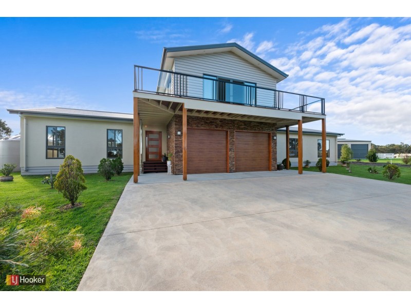2 Matthew Avenue, Metung VIC 3904