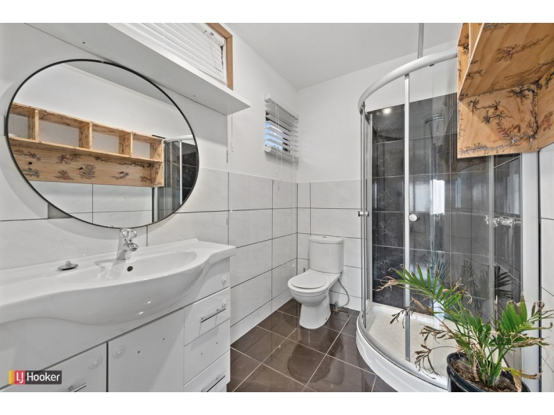 3 Hardie Street, Lakes Entrance VIC 3909