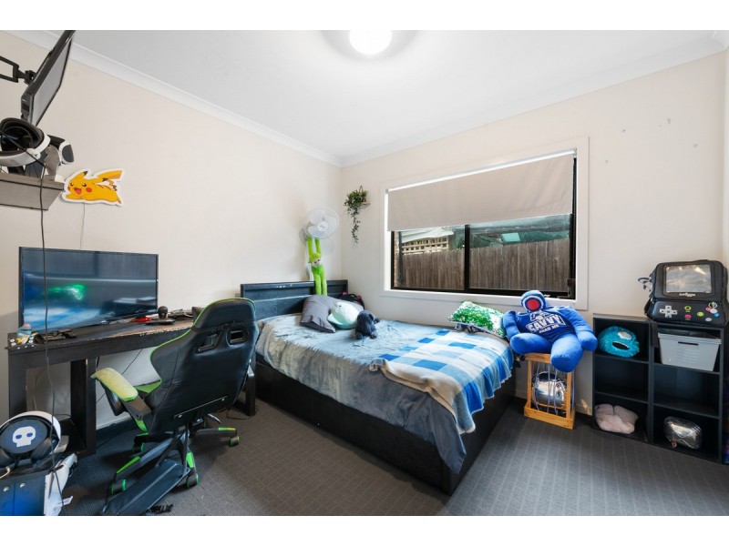 11 Surf Court, Lakes Entrance VIC 3909