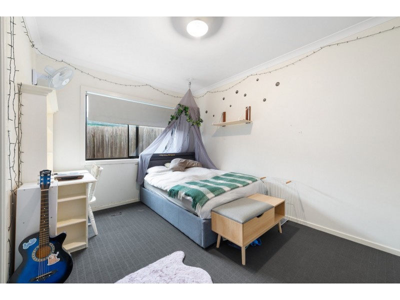 11 Surf Court, Lakes Entrance VIC 3909