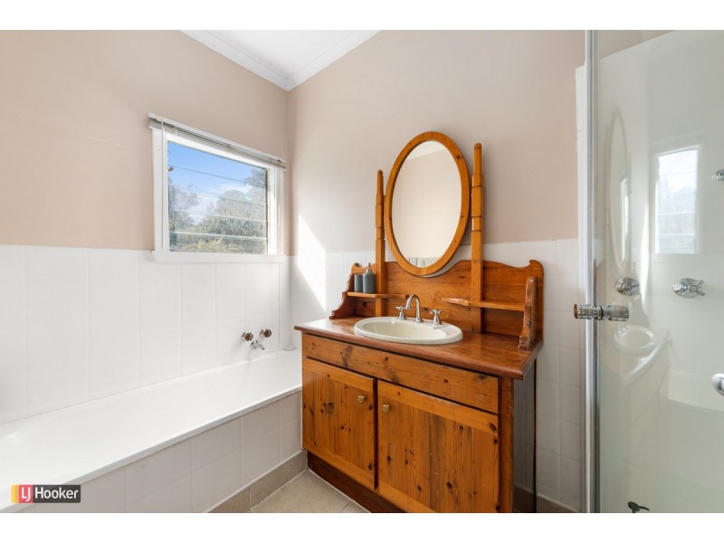 110 Hazel Road, Kalimna VIC 3909