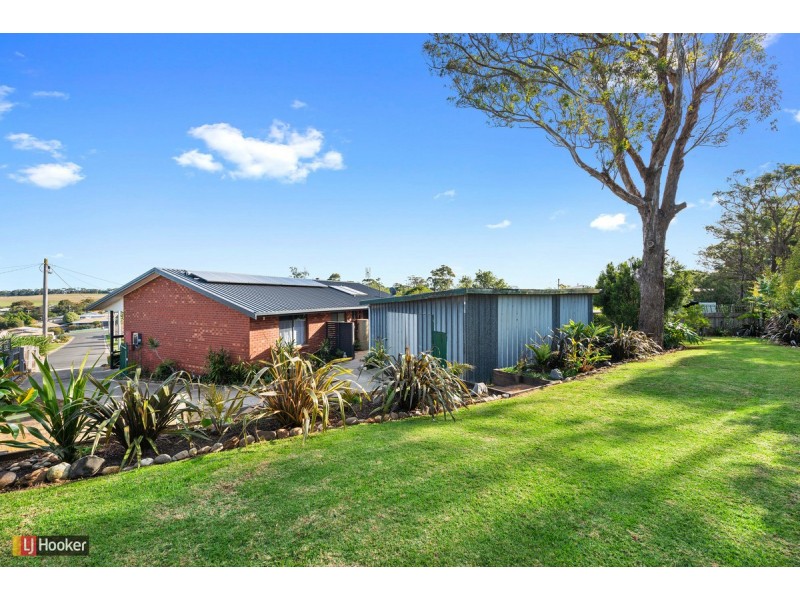 15 Ocean Court, Lakes Entrance VIC 3909