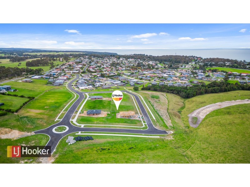 20 Lochard Terrace, Lakes Entrance VIC 3909