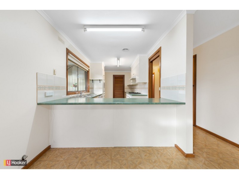 8 Endeavour Court, Lakes Entrance VIC 3909