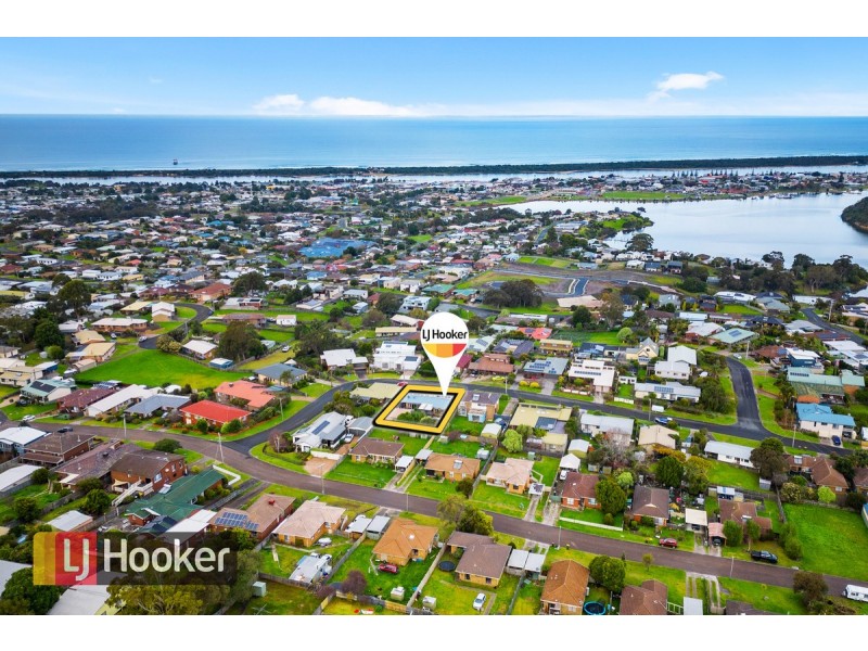 23 Periwinkle Drive, Lakes Entrance VIC 3909
