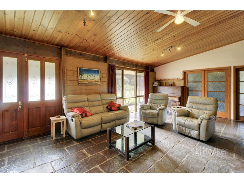 19 Gully Road, Nowa Nowa VIC 3887