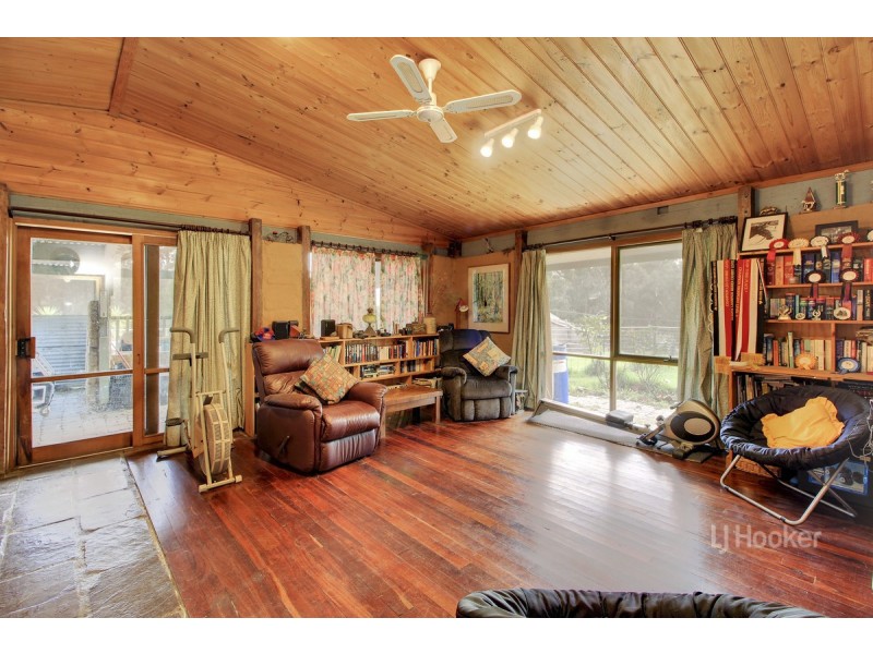 19 Gully Road, Nowa Nowa VIC 3887