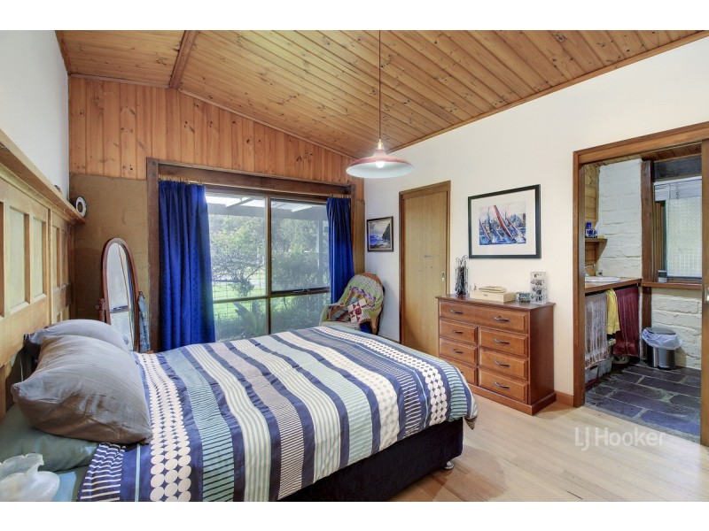 19 Gully Road, Nowa Nowa VIC 3887