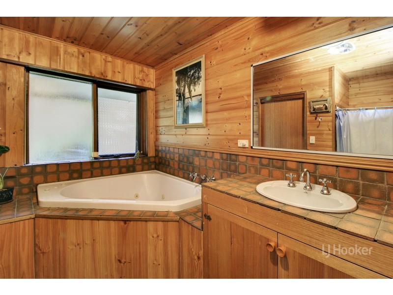 19 Gully Road, Nowa Nowa VIC 3887