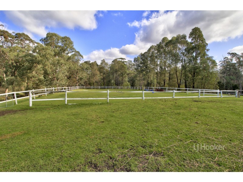 19 Gully Road, Nowa Nowa VIC 3887