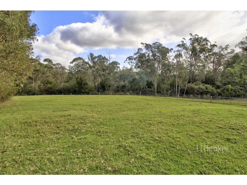 19 Gully Road, Nowa Nowa VIC 3887