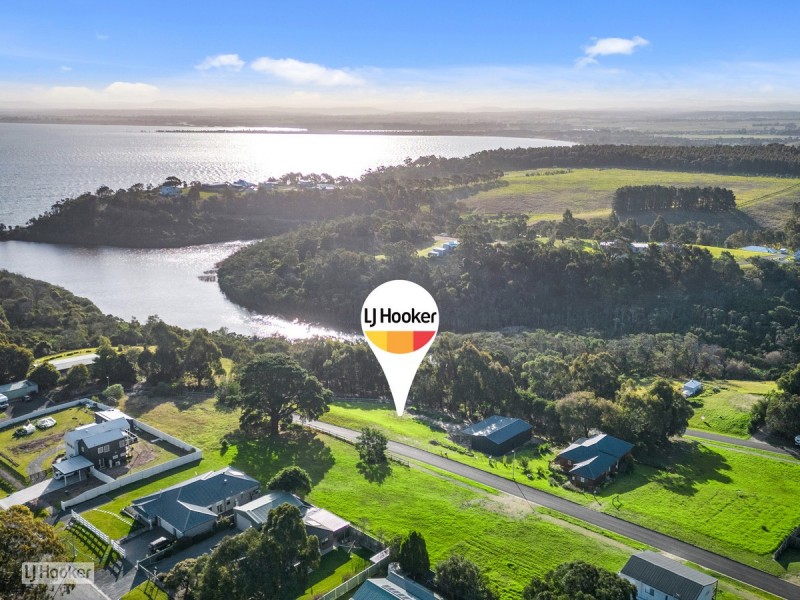 24 Seagull Avenue, Metung VIC 3904