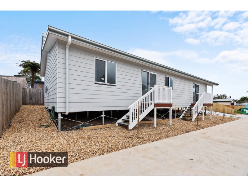 2/32 Point Road, Kalimna VIC 3909