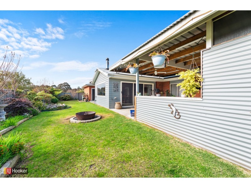 25 Tranquil Court, Lakes Entrance VIC 3909