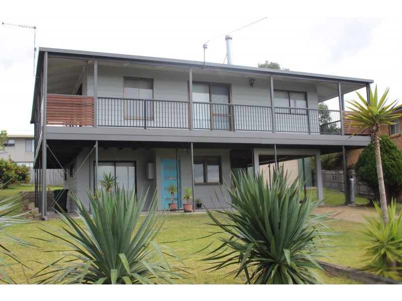 17 Skidale Close, Lake Tyers Beach VIC 3909