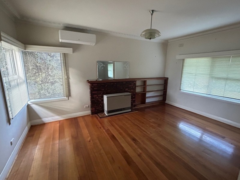 29 Carpenter Street., Lakes Entrance VIC 3909