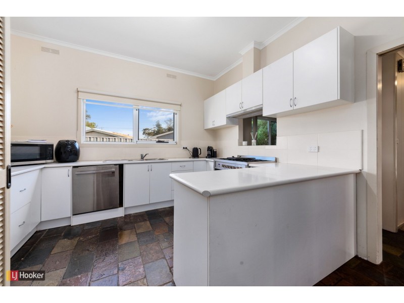 4 Jetty Road, Lakes Entrance VIC 3909